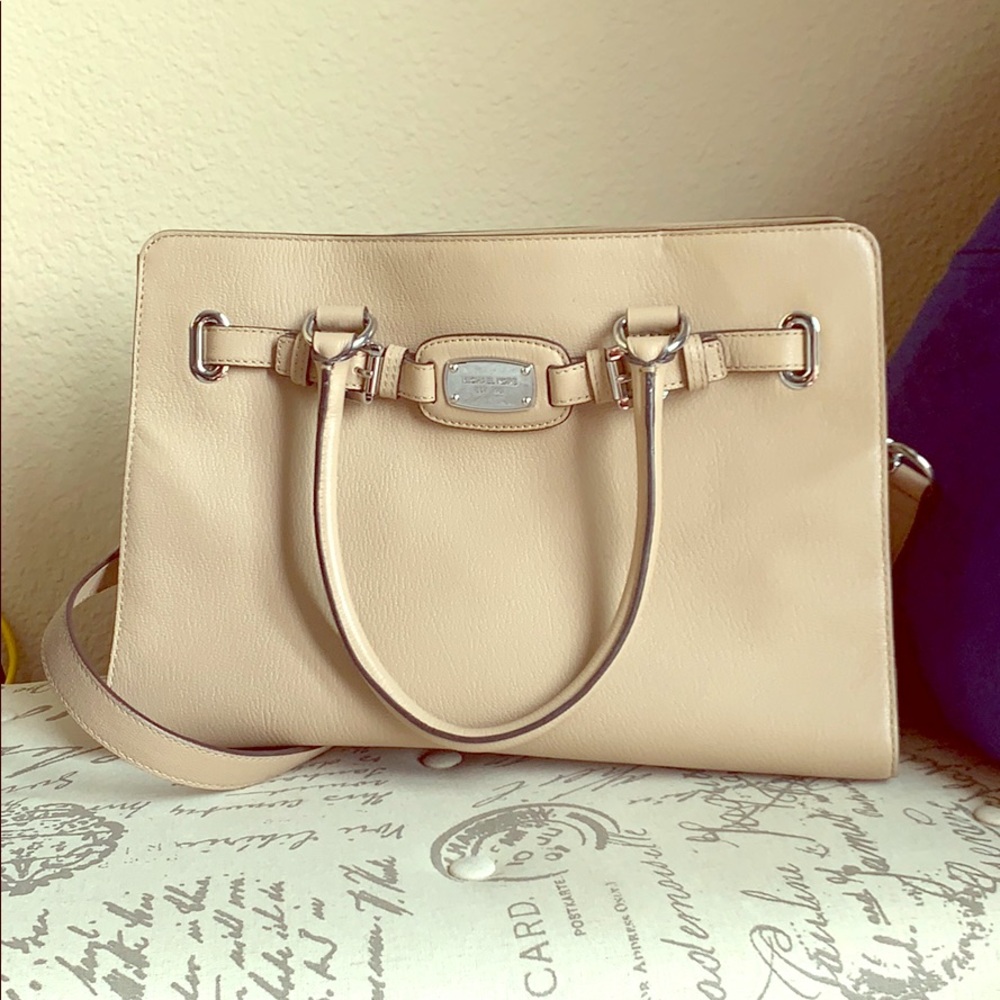 Michael Kors beige purse